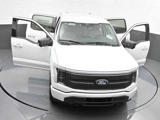Photo of 2025 Oxford White Ford F-150 Lightning