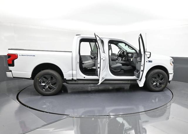 Photo of 2025 Oxford White Ford F-150 Lightning