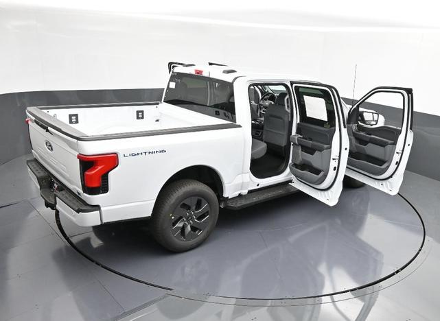 Photo of 2025 Oxford White Ford F-150 Lightning