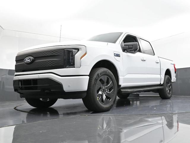 Photo of 2025 Oxford White Ford F-150 Lightning