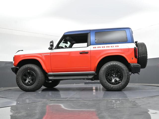 Photo of 2025 Oxford White Ford Bronco