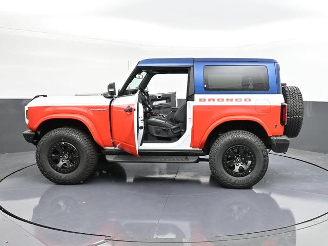 Photo of 2025 Oxford White Ford Bronco