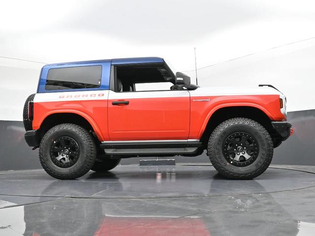 Photo of 2025 Oxford White Ford Bronco