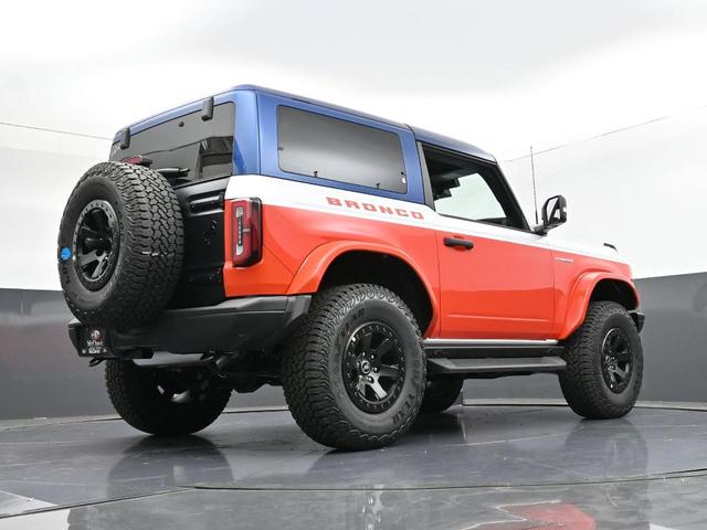 Photo of 2025 Oxford White Ford Bronco