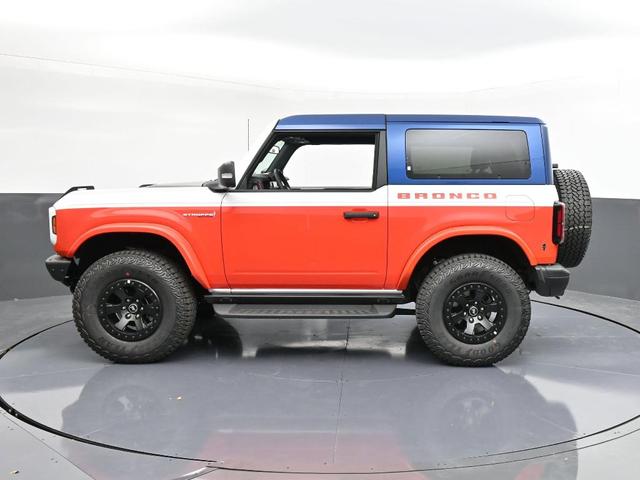 Photo of 2025 Oxford White Ford Bronco