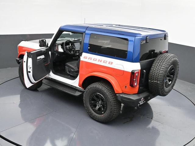 Photo of 2025 Oxford White Ford Bronco