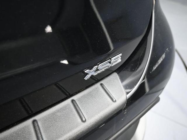 Photo of 2022 Midnight Black Metallic Toyota Highlander