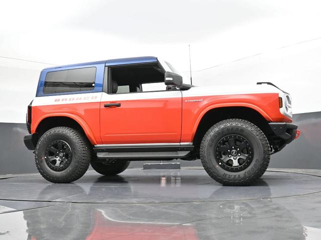 Photo of 2025 Oxford White Ford Bronco