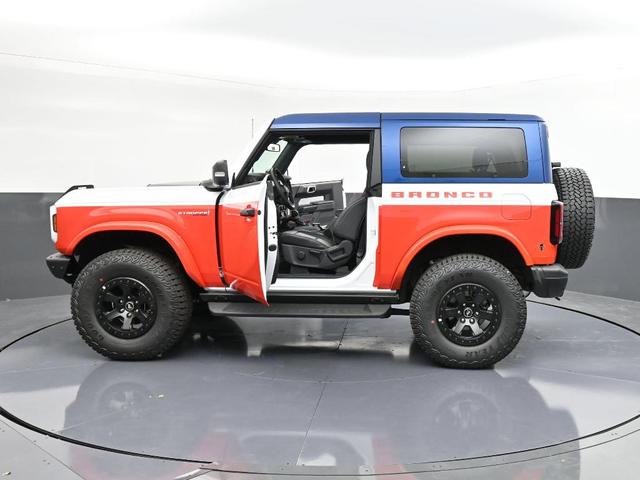 Photo of 2025 Oxford White Ford Bronco