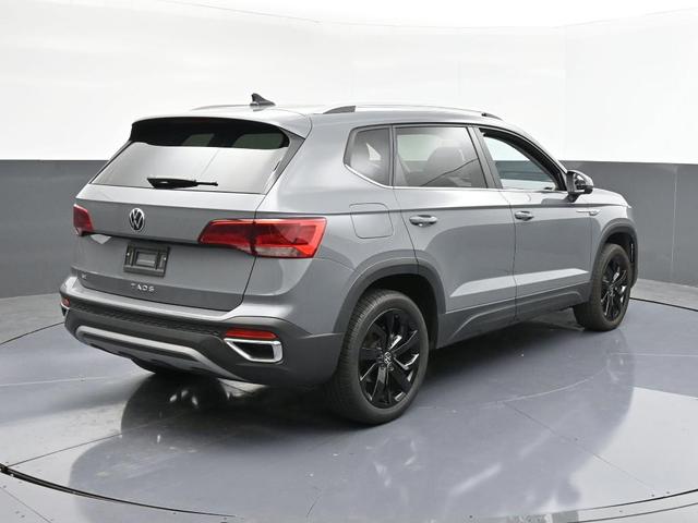 Photo of 2024 Gray Volkswagen Taos
