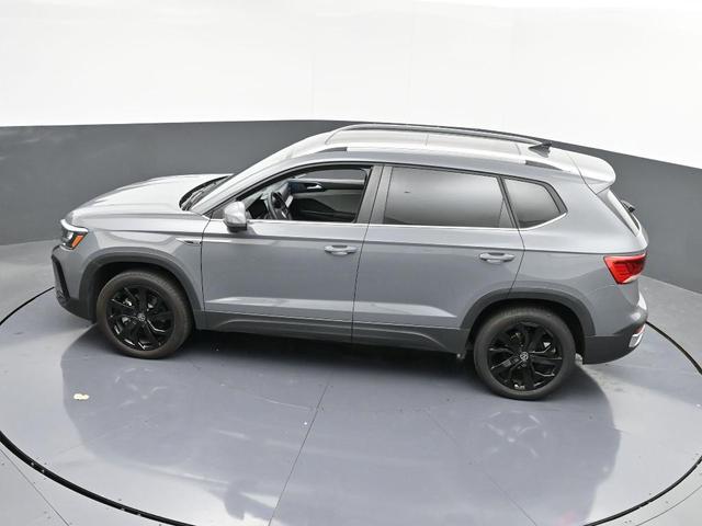 Photo of 2024 Gray Volkswagen Taos