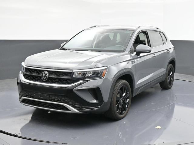 Photo of 2024 Gray Volkswagen Taos