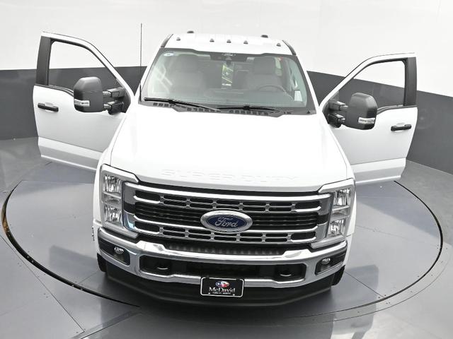 Photo of 2026 Oxford White Ford F-450