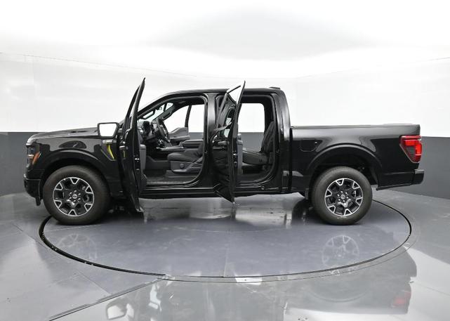 Photo of 2025 Agate Black Metallic Ford F-150