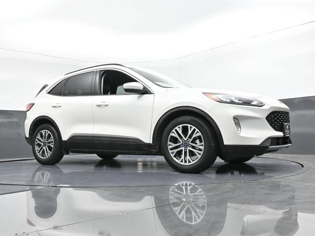 Photo of 2022 Star White Ford Escape