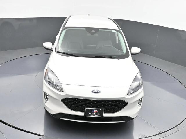 Photo of 2022 Star White Ford Escape