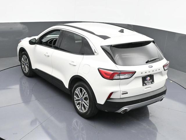 Photo of 2022 Star White Ford Escape