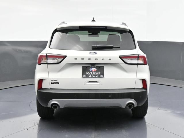 Photo of 2022 Star White Ford Escape