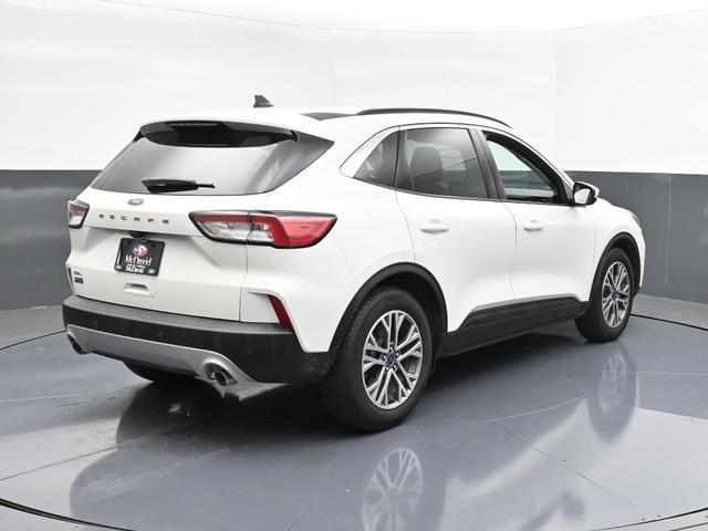 Photo of 2022 Star White Ford Escape