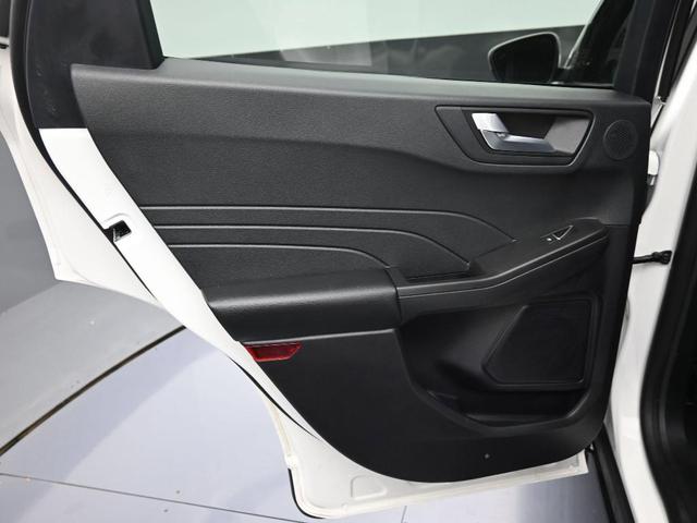 Photo of 2022 Star White Ford Escape