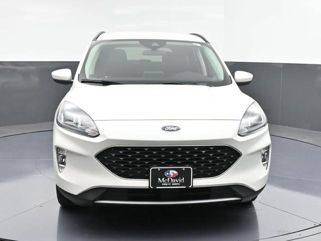 Photo of 2022 Star White Ford Escape