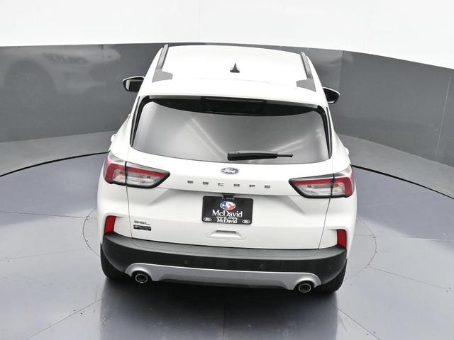 Photo of 2022 Star White Ford Escape