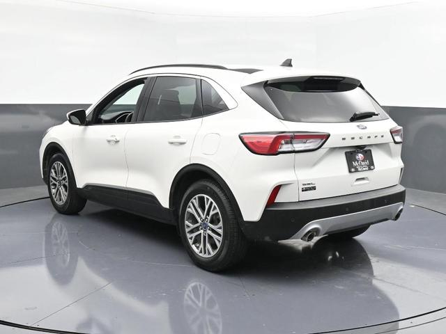 Photo of 2022 Star White Ford Escape