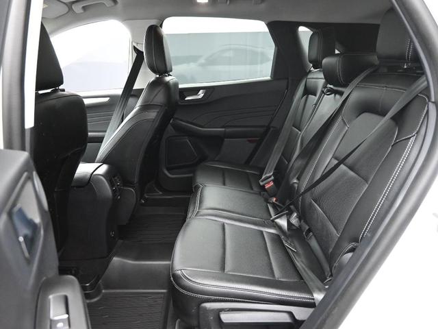 Photo of 2022 Star White Ford Escape
