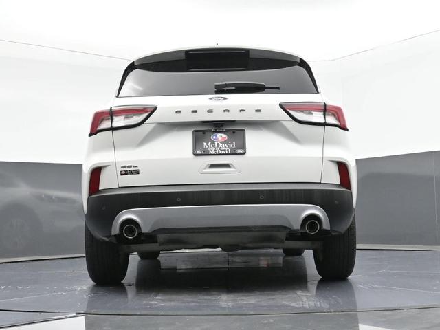 Photo of 2022 Star White Ford Escape