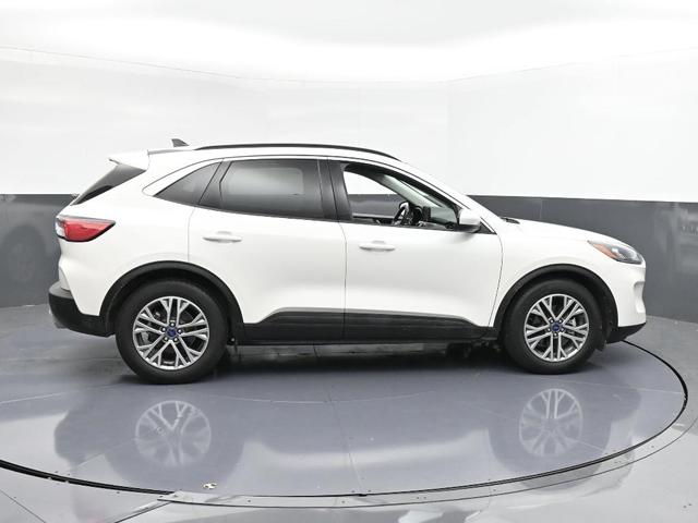 Photo of 2022 Star White Ford Escape