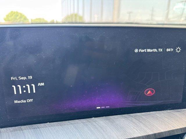 Photo of 2024 Glacial White Pearl Kia Telluride