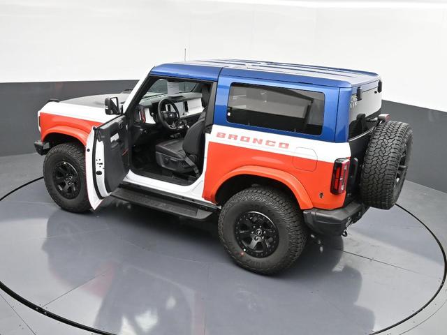 Photo of 2025 Oxford White Ford Bronco