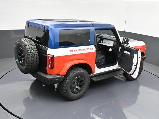 Photo of 2025 Oxford White Ford Bronco