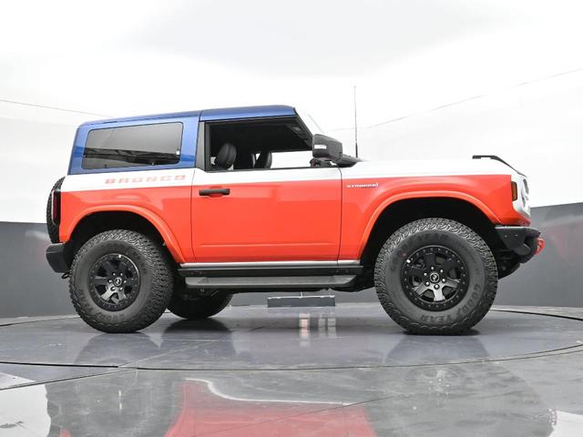 Photo of 2025 Oxford White Ford Bronco