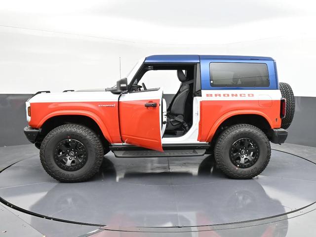 Photo of 2025 Oxford White Ford Bronco