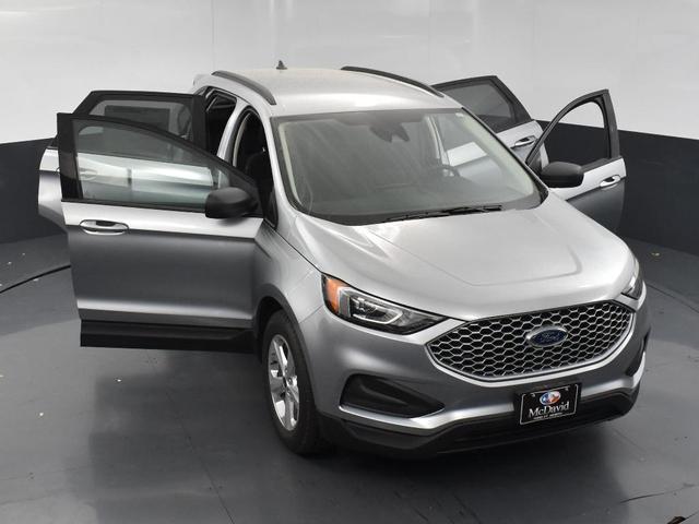 Photo of 2024 Iconic Silver Metallic Ford Edge