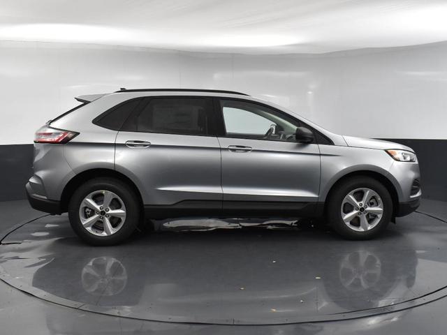Photo of 2024 Iconic Silver Metallic Ford Edge