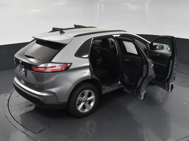 Photo of 2024 Iconic Silver Metallic Ford Edge