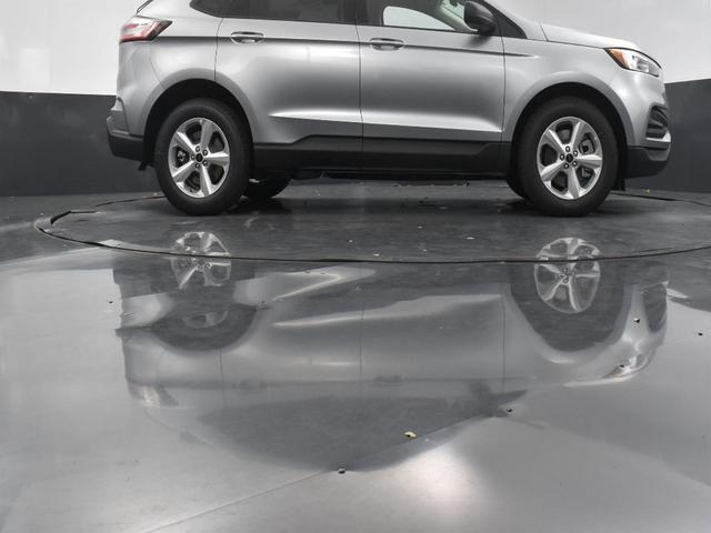 Photo of 2024 Iconic Silver Metallic Ford Edge