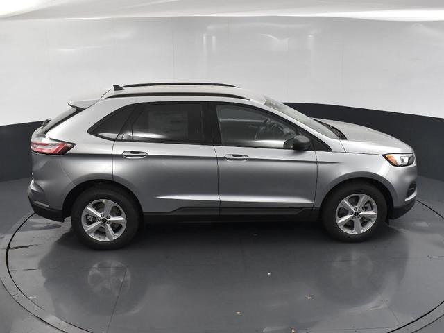 Photo of 2024 Iconic Silver Metallic Ford Edge