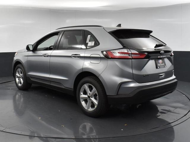 Photo of 2024 Iconic Silver Metallic Ford Edge