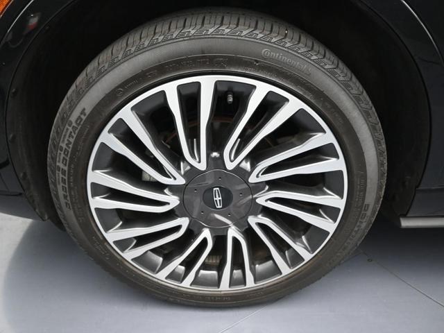 Photo of 2022 Infinite Black Metallic Lincoln Corsair