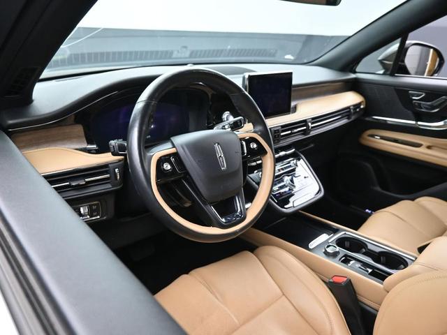 Photo of 2022 Infinite Black Metallic Lincoln Corsair