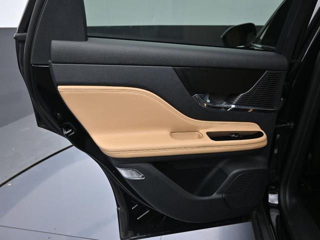 Photo of 2022 Infinite Black Metallic Lincoln Corsair