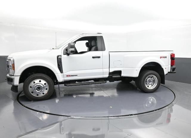 Photo of 2025 Oxford White Ford F-450