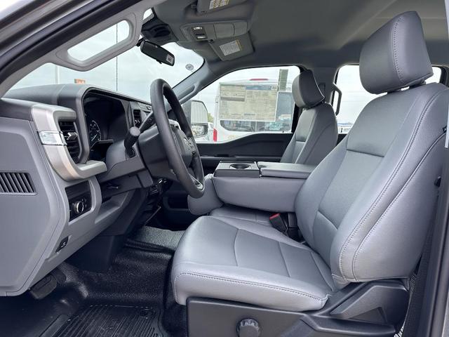 Photo of 2025 Carbonized Gray Metallic Ford F-350
