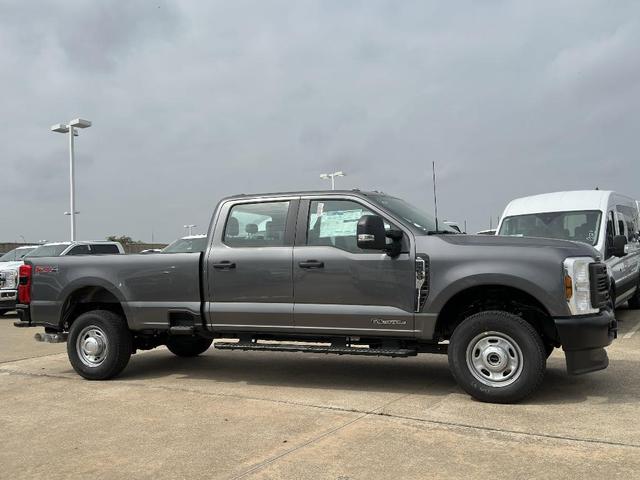 Photo of 2025 Carbonized Gray Metallic Ford F-350