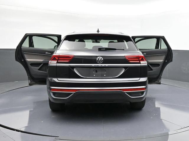 Photo of 2021 Deep Black Pearl Effect Volkswagen Atlas Cross Sport