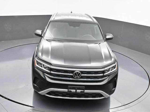 Photo of 2021 Deep Black Pearl Effect Volkswagen Atlas Cross Sport