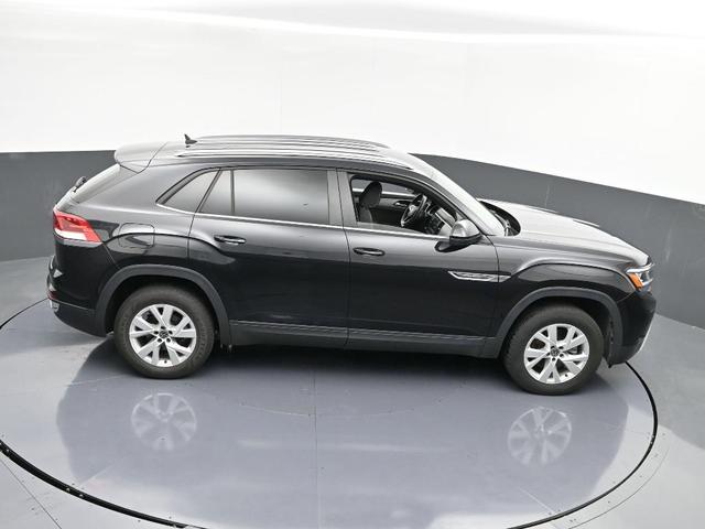Photo of 2021 Deep Black Pearl Effect Volkswagen Atlas Cross Sport